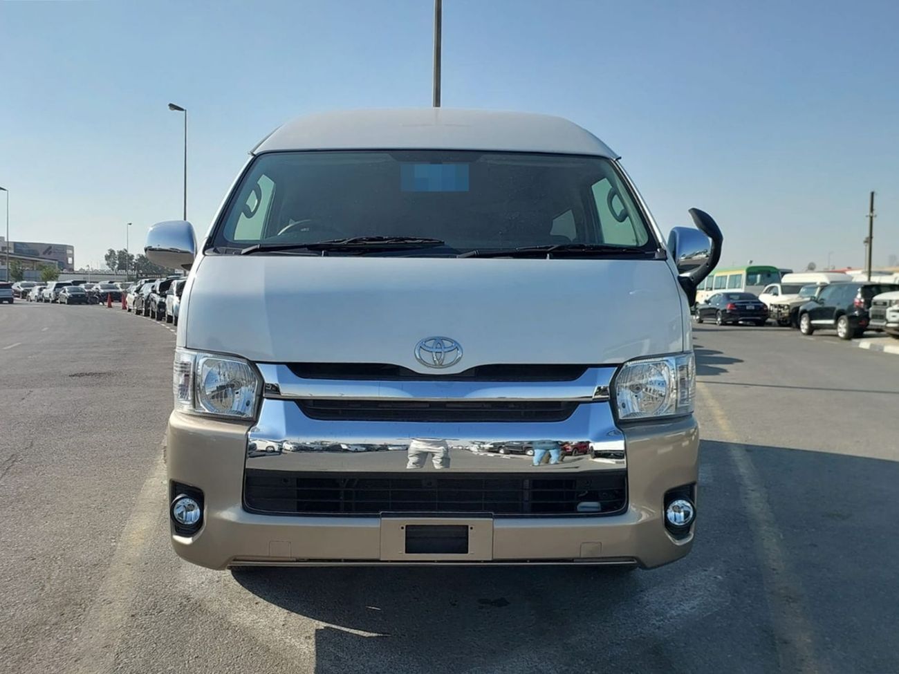 Toyota Hiace TOYOTA HIACE COMMUTER VAN RHD 2016 MODEL 2.7 L PETROL AUTOMATIC(PM10044)