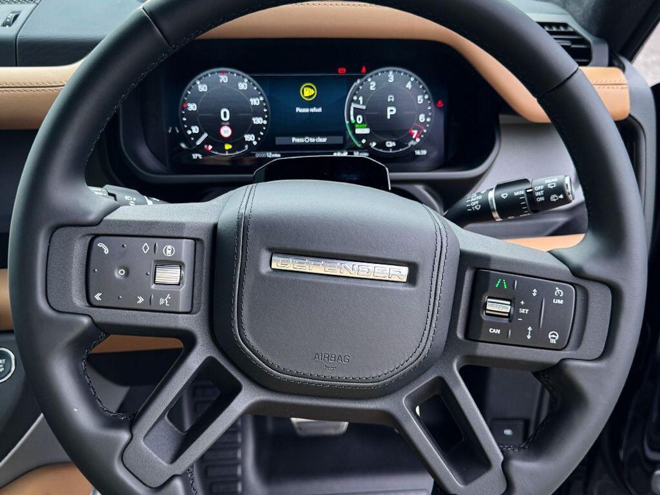 لاند روفر ديفندر 