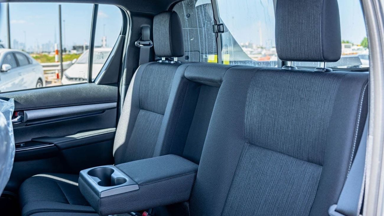 تويوتا هيلوكس 2025 Toyota Hilux Adventure 4.0L Petrol AT (White)