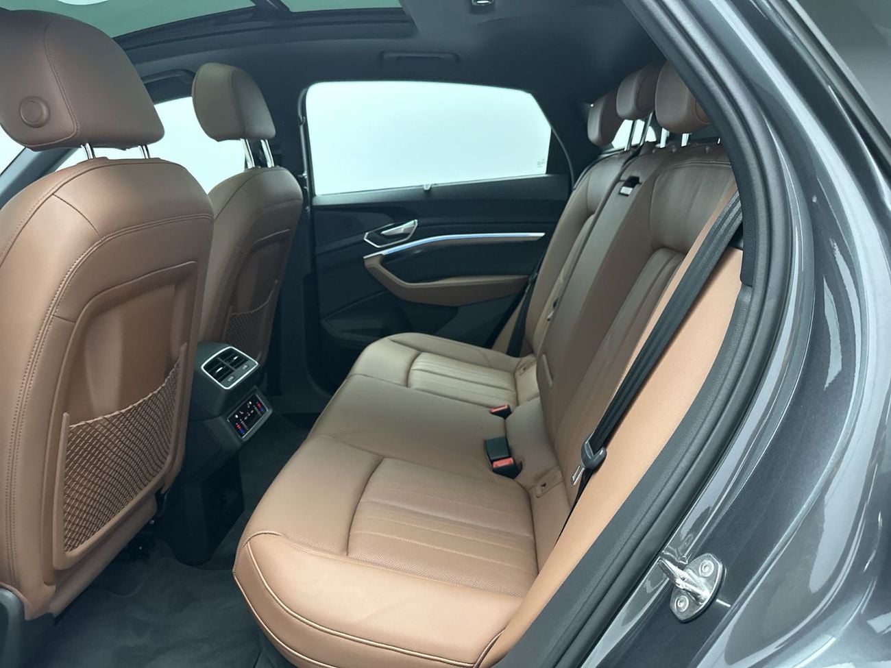 أودي إي ترون سبورتباك Sportback 55 S line 408hp (Ref# 47341)