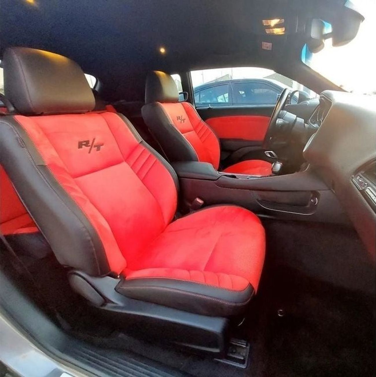 دودج تشالينجر R/T بلس شايكر