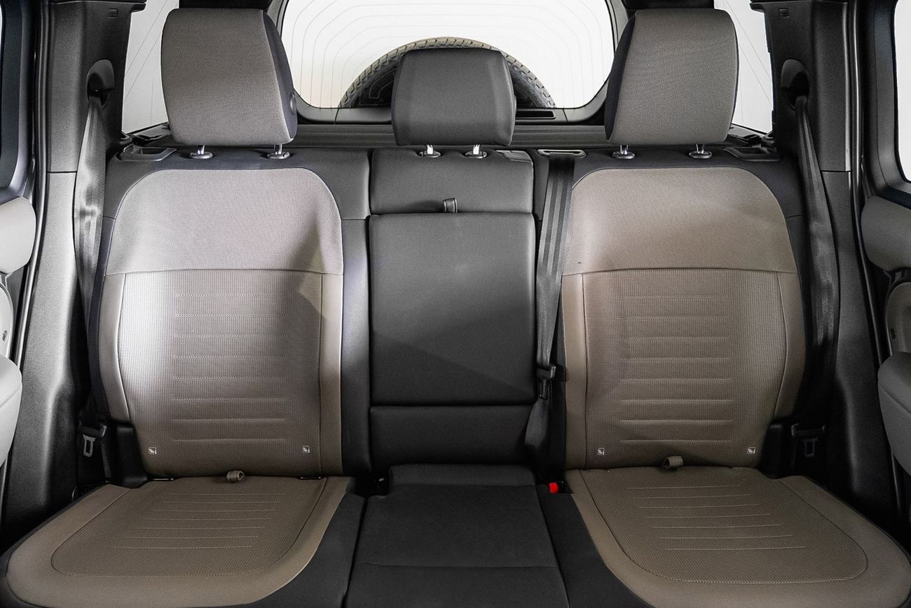 لاند روفر ديفندر 110 P635 OCTA V8