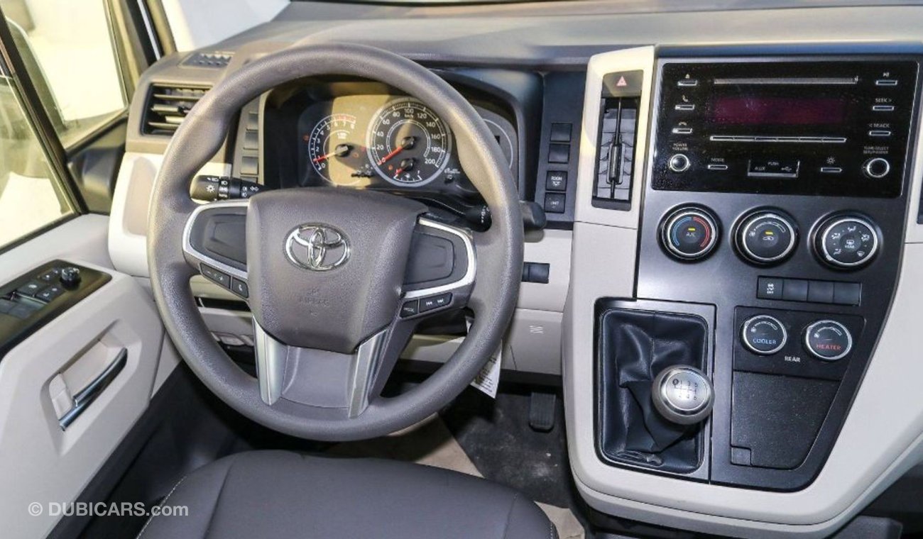 Toyota Hiace TOYOTA HIACE 2.8L 14 SEAT FYLL OPTION