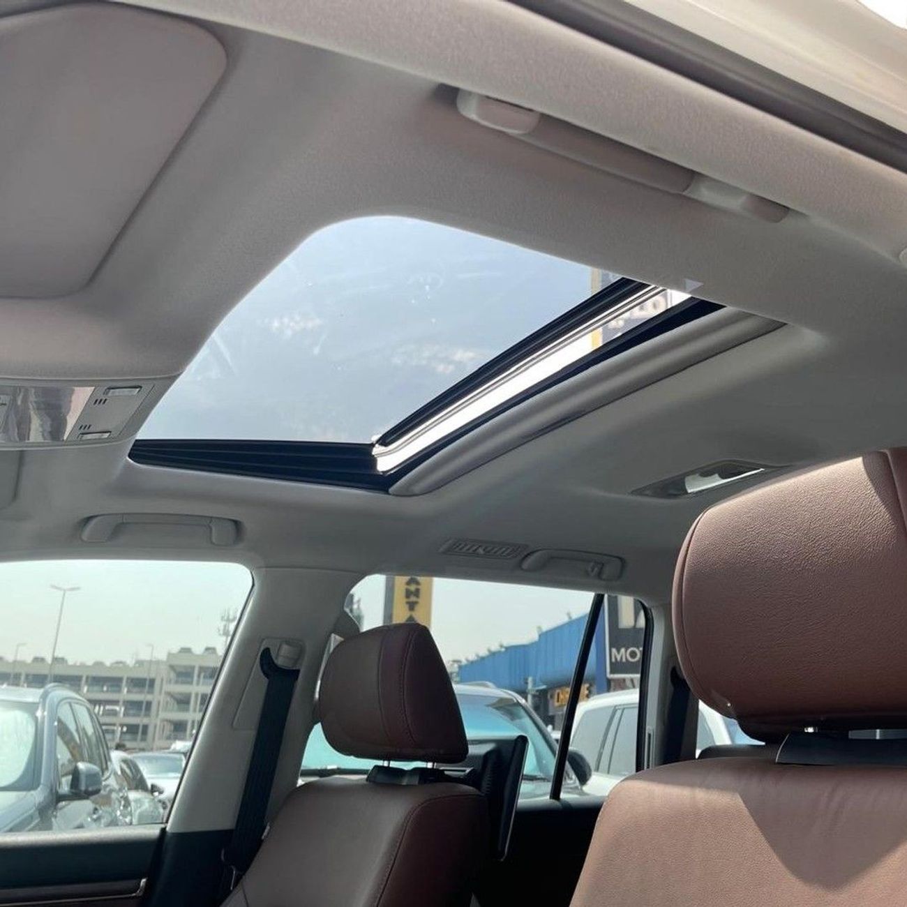 Toyota Land Cruiser TOYOTA LANDCRUISER VXR GRAND TOURING V8 5.7