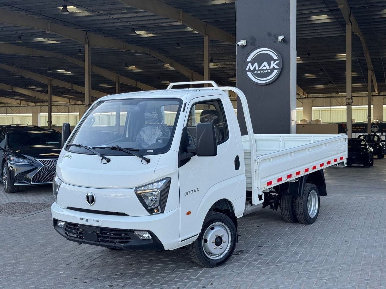Hyundai H100  PICKUP V4 / 2 TON LOADING / LARG SCREEN / MANUAL GEAR / APPLE CAR PLAY /ANDROID AUTO