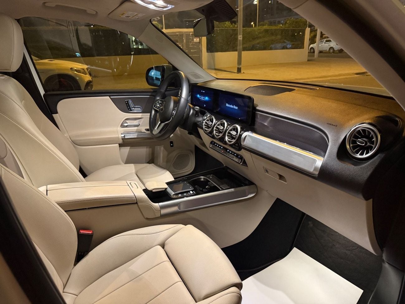 Mercedes Benz GLB250 4MATIC Premium 2.0L (5 Seater)