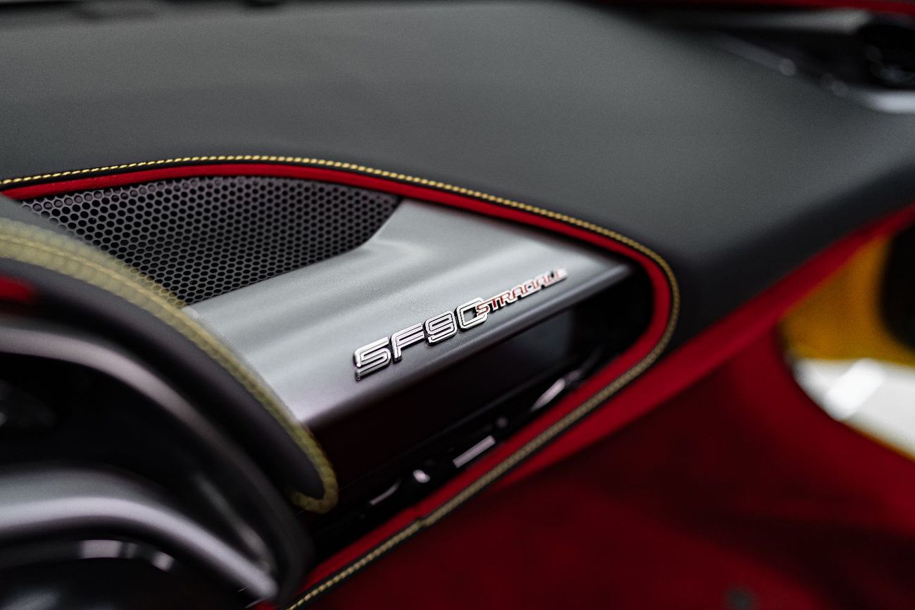 فيراري SF90 ستراديل SF90 STRADALE | CARBON INTERIOR | TWO-TONE BODYWORK | LMG MOTORS