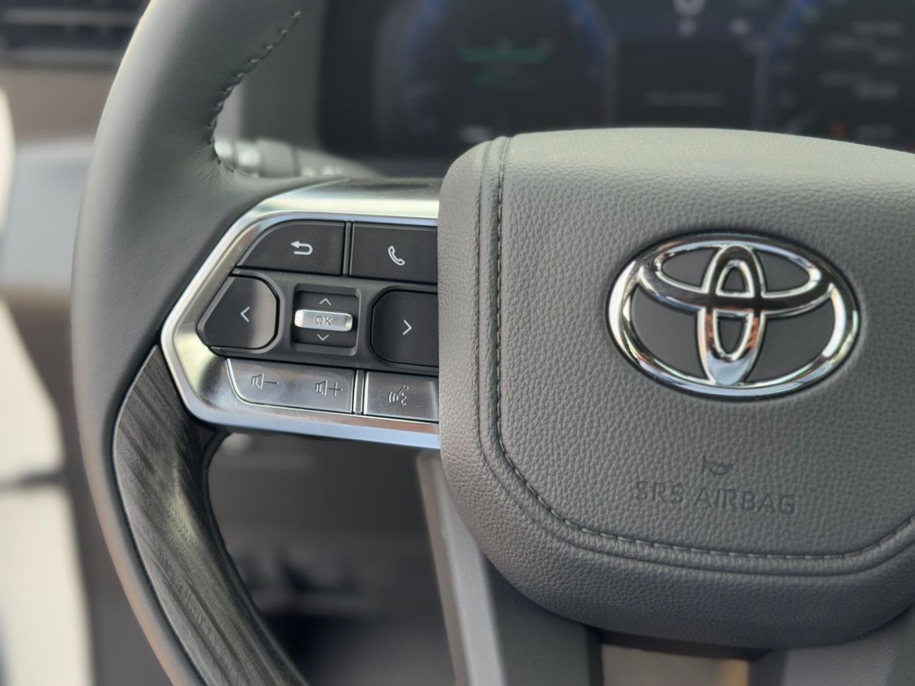 تويوتا لاند كروزر LAND CRUISER GR SPORT 3.5L 2025 GCC