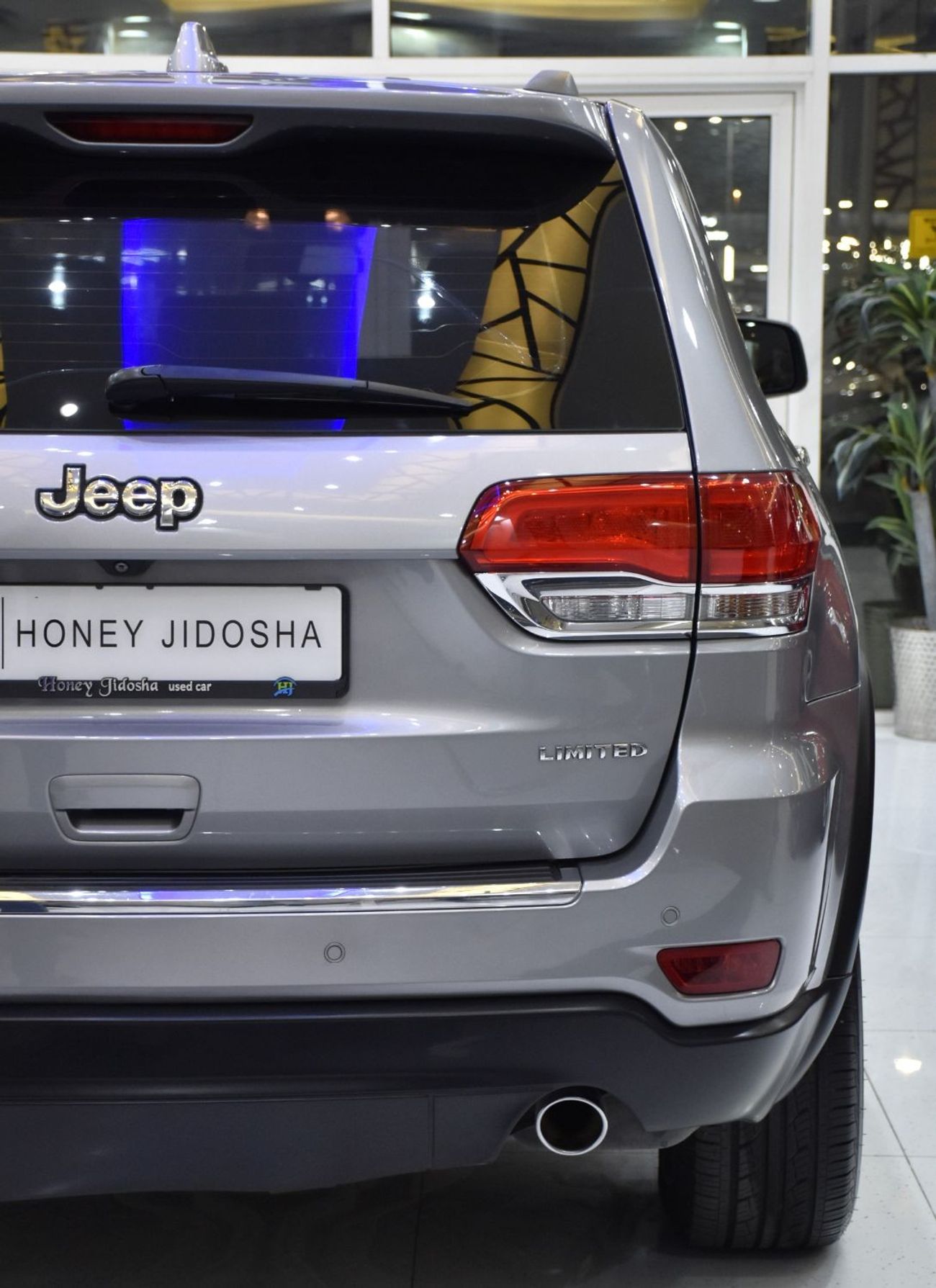 Jeep Grand Cherokee EXCELLENT DEAL for our Jeep Grand Cherokee Limited 4x4 ( 2015 Model ) in Silver Color GCC Specs