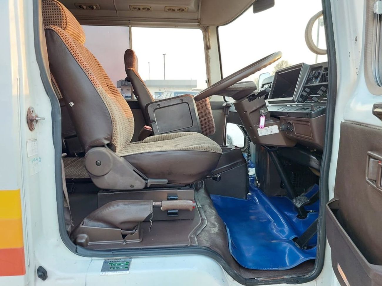 تويوتا كوستر TOYOTA COASTER BUS RHD 1992 MODEL 4.1 L DIESEL AUTOMATIC(PM04795)