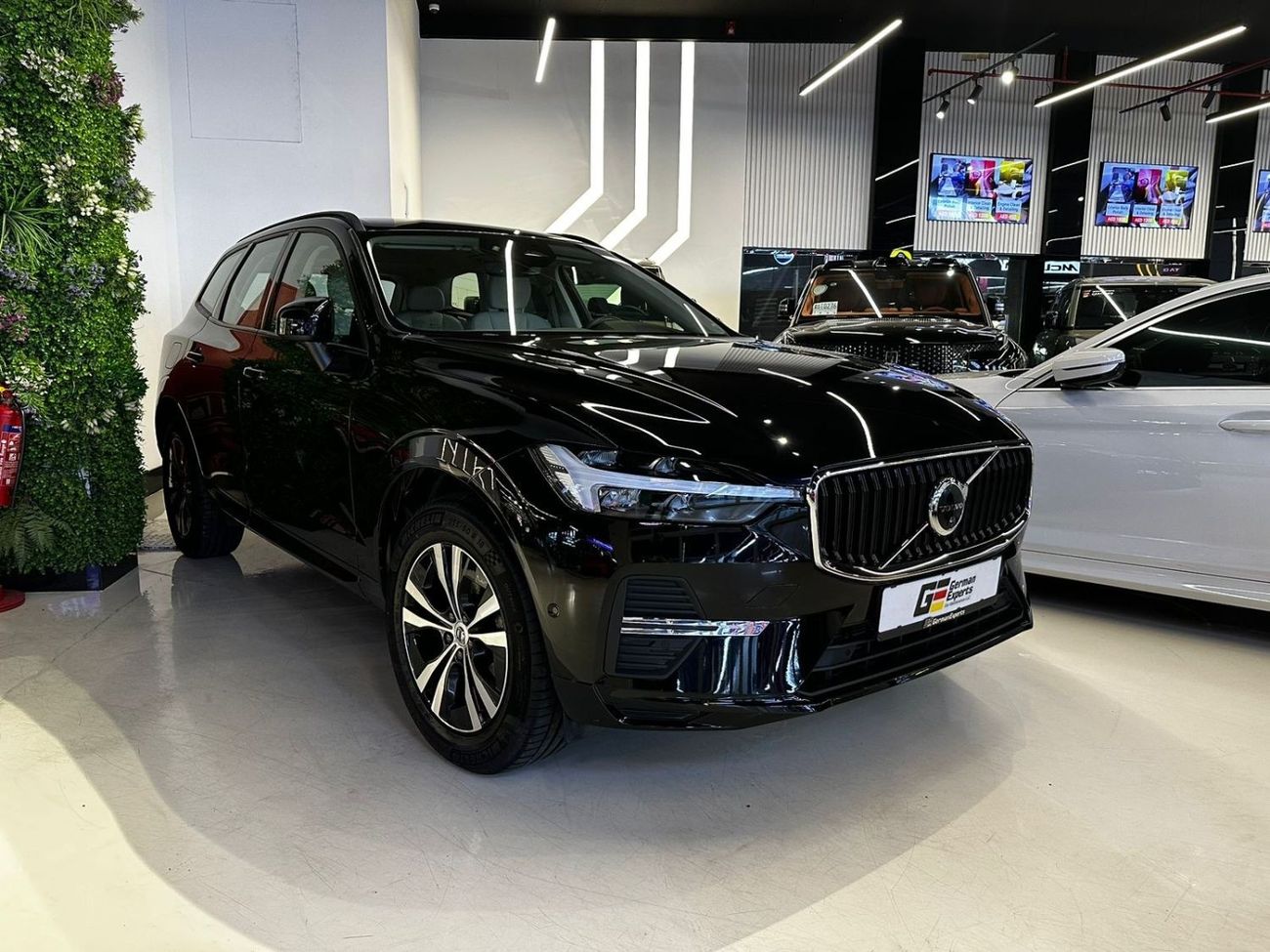 Volvo XC60 2023 Volvo XC60-B5 / GCC / Dealer warranty and service contract