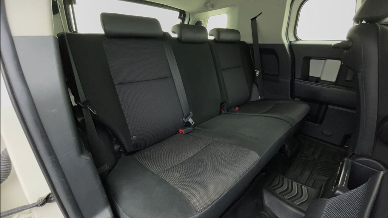 تويوتا إف جي كروزر 4L 2021 | 0 DP | 1673/Month | 30 Day Return | Service History