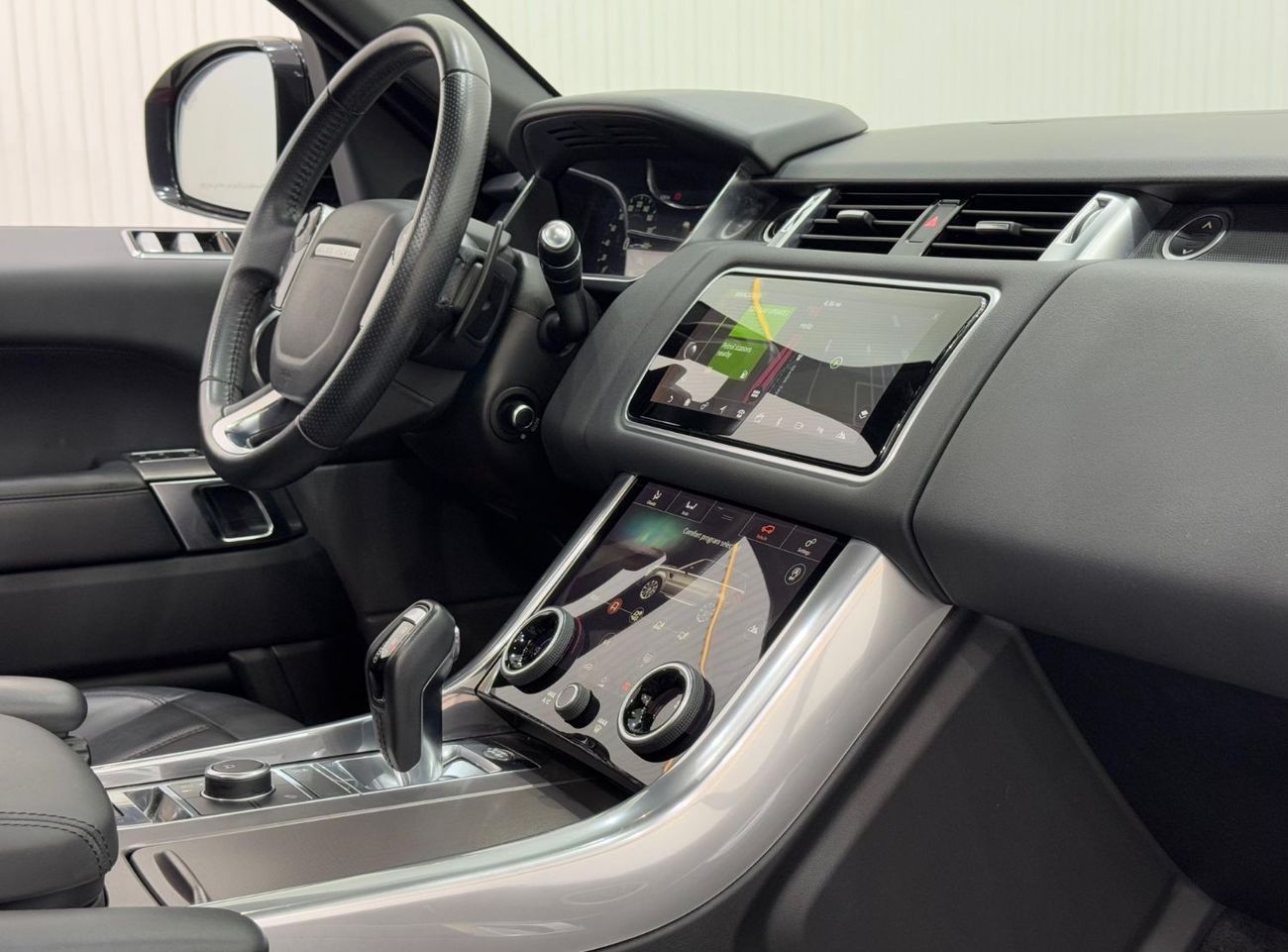 لاند روفر رينج روفر سبورت HSE 3.0L (340 HP) 2019 Range Rover Sport HSE, 1 Year Warranty, Full Service History, GCC