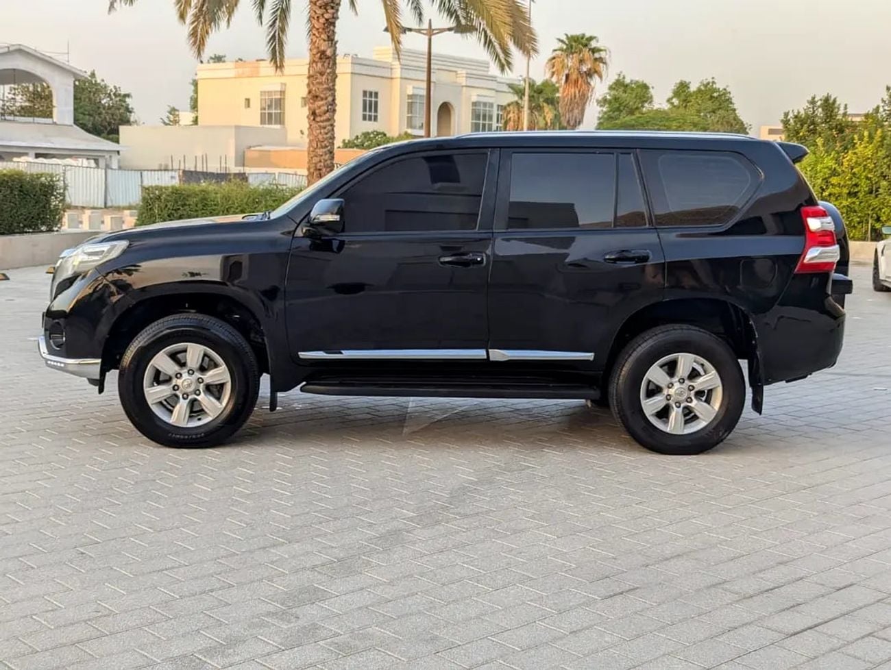 Toyota Prado TX-L TXL | 2.7L V4 | GCC Specs | 4WD | Excellent Condition*