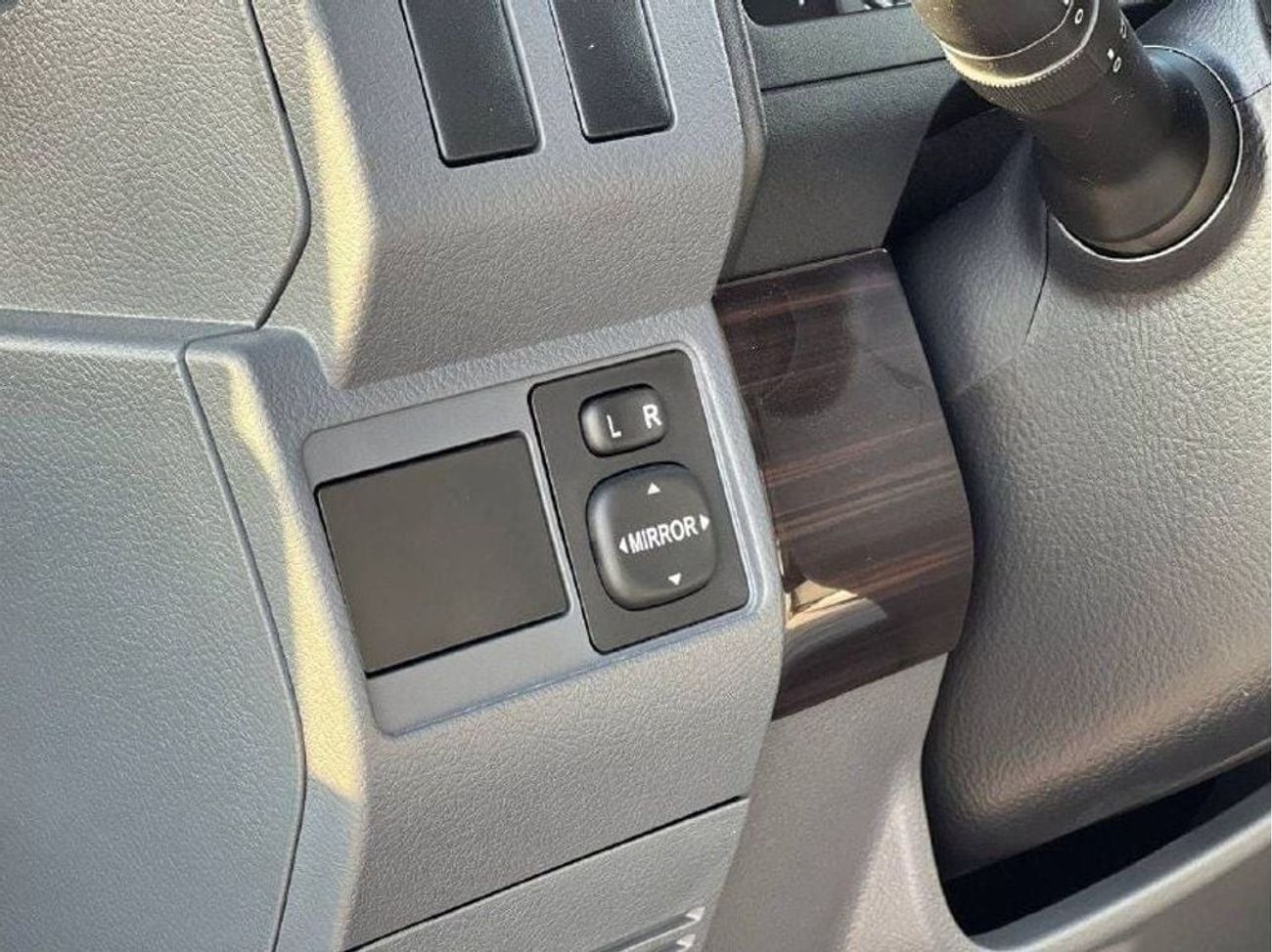 Toyota Land Cruiser 70 LC76 4.0L V6 PTR M/T //2024// STANDER OPTION WITH CRUISE CONTROL , POWER WINDOWS // SPECIAL OFFER //