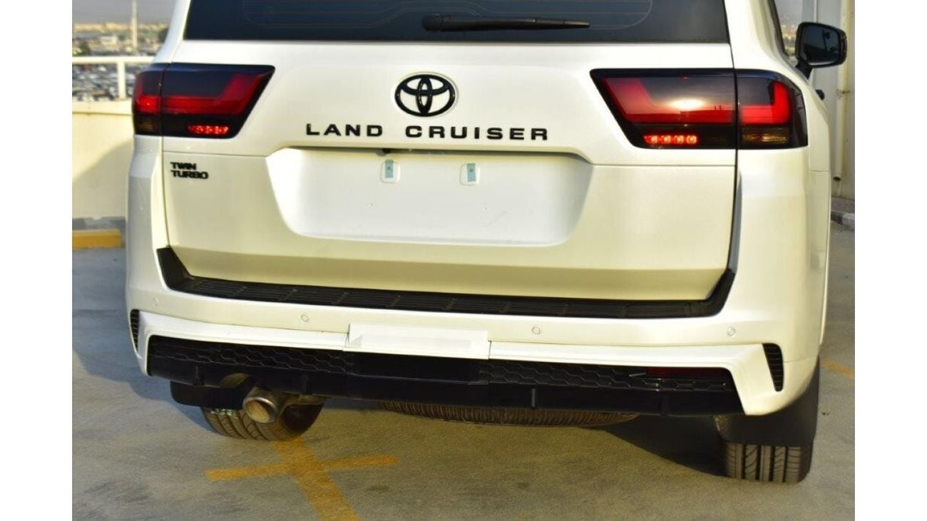 Toyota Land Cruiser 300 GXR Black Edition