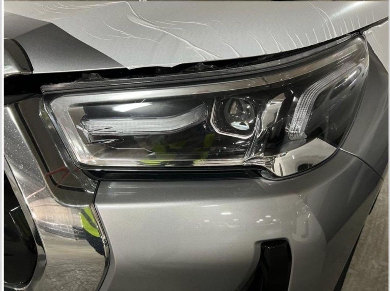 Toyota Hilux TOYOTA HILUX 2.4 SR5 Dsl 4WD 4Doors 2024