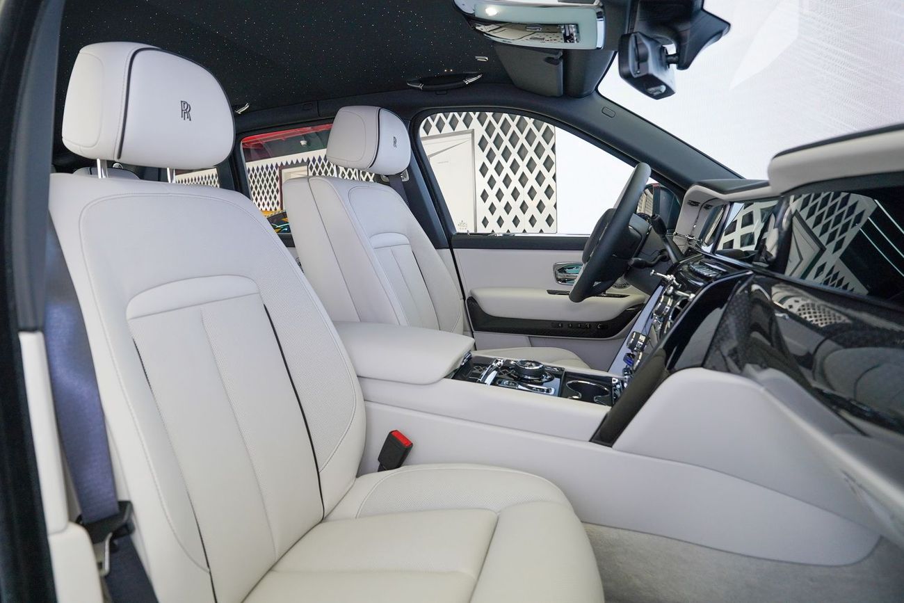 رولز رويس كولينان BLACK BADGE