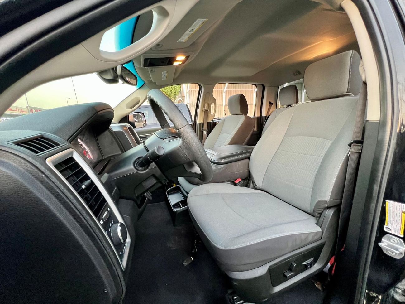 دودج رام فان Ram classic V8 5.7 warranty one year bank financie available