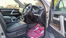 تويوتا لاند كروزر 2016 Silver 4WD 4.4L Diesel |Full Option| Premium Condition, Leather & Electric Seats, Analog Clock
