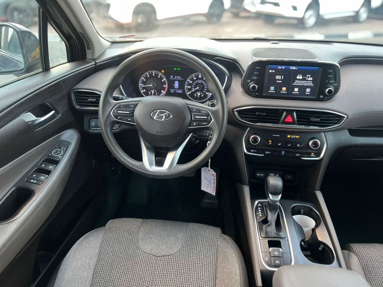 Hyundai Santa Fe STD (NON GCC) 2019 Hyndai Santafe Fe 2.4L V4 FWD - Rear Camera & Sensor