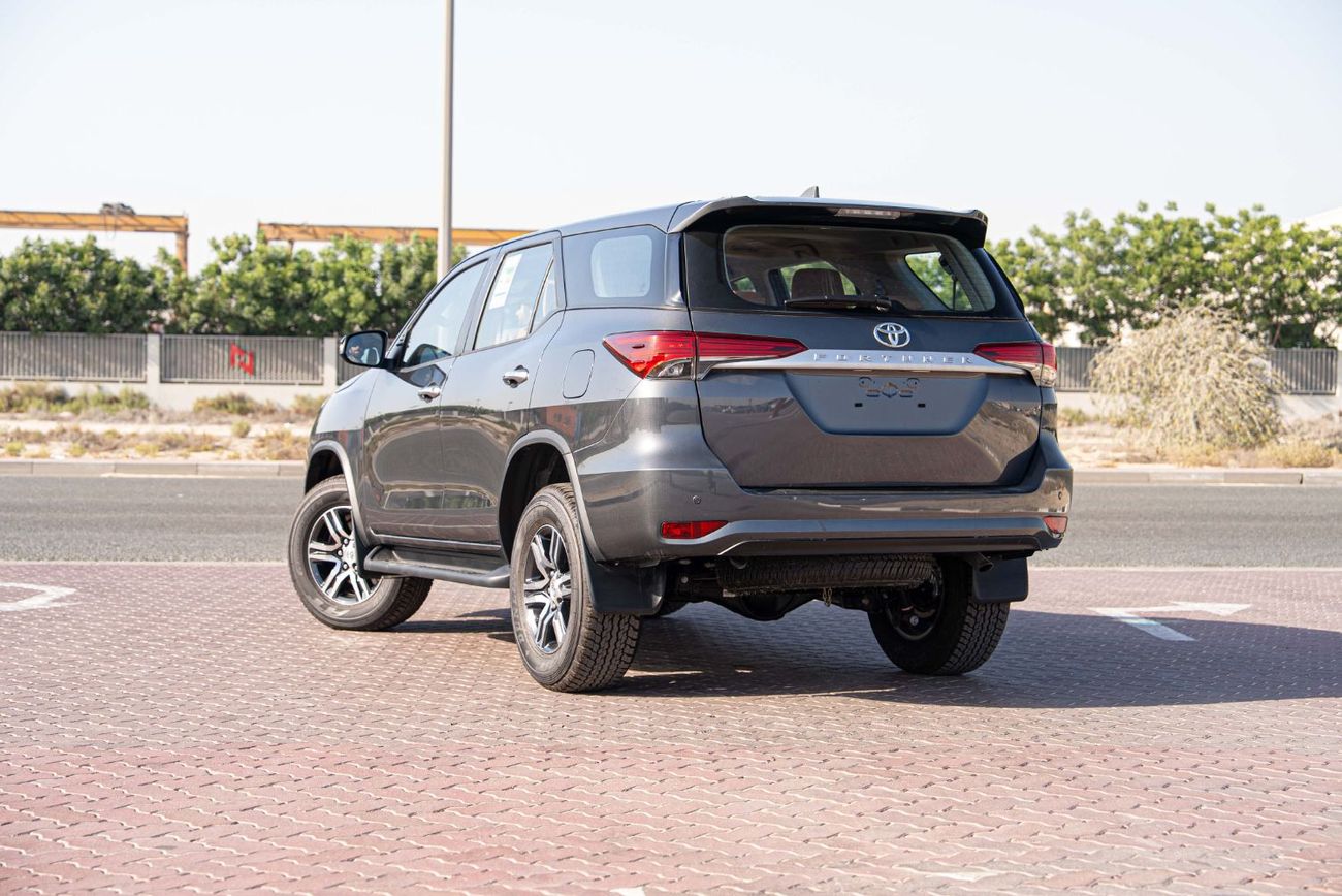 تويوتا فورتونر 2025 Toyota Fortuner 2.7 - Grey Mettalic Inside Chamois | Export Only