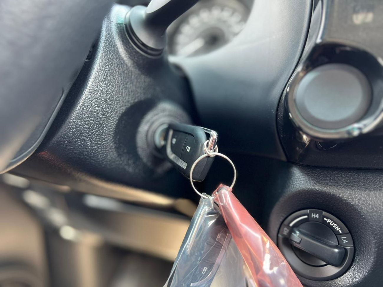 Toyota Hilux EXPORT ONLY - TOYOTA HILUX DLX 2.7L A/T