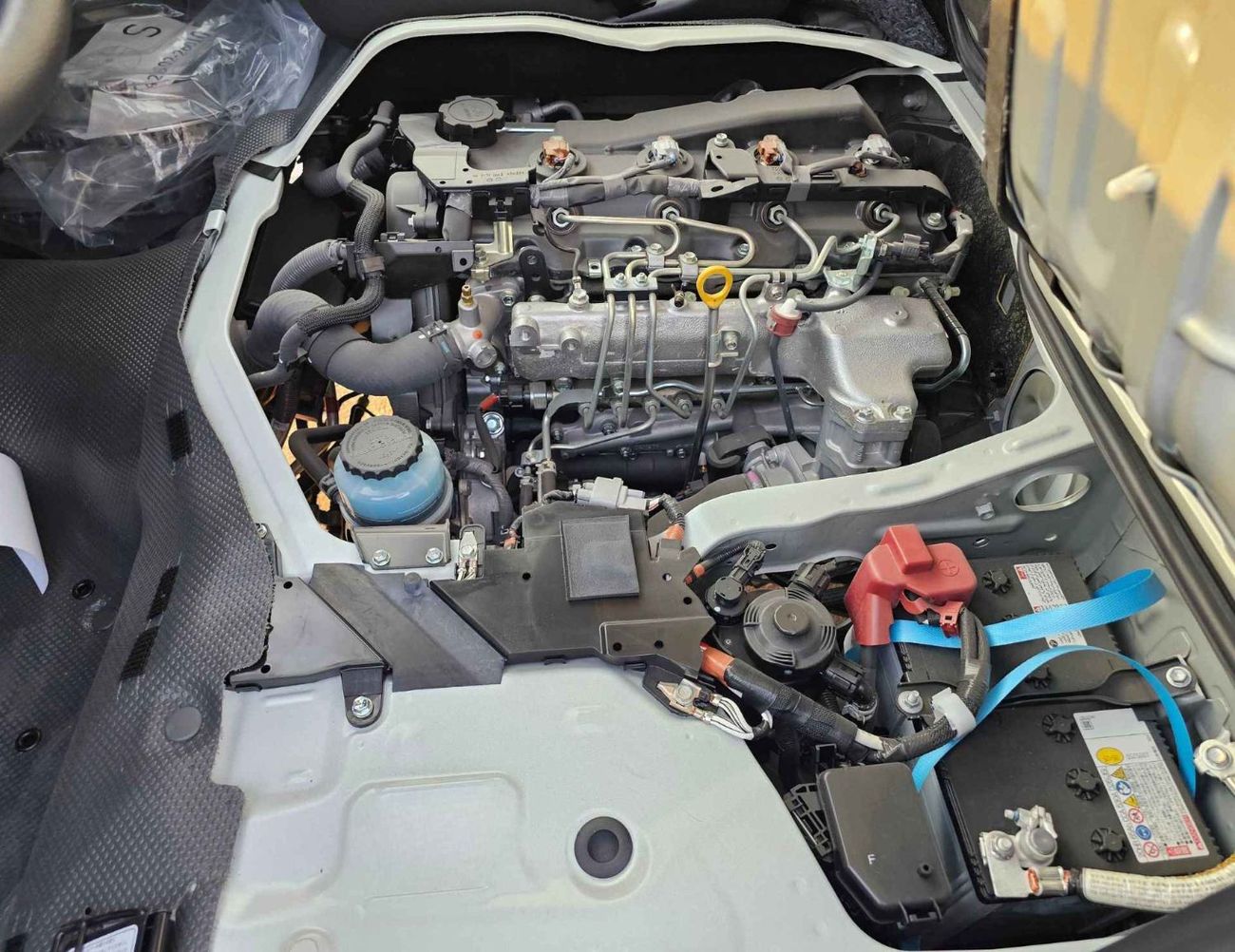 Toyota Hiace STANDARD ROOF / M/T / 2.5L DIESEL / 15 SEATER (CODE # HDSTD25)