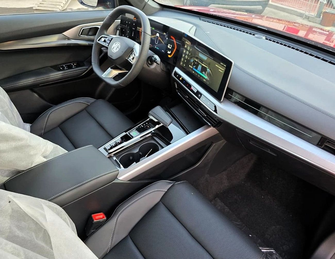 MG One MG One 1.5 LUX SUV FWD 5Doors Red Color 2024