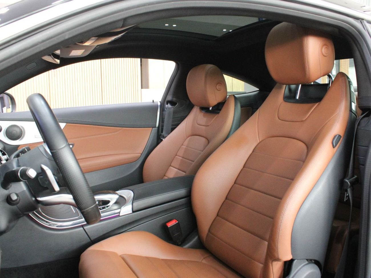 مرسيدس بنز C 200 كوبيه GCC // LOW MILEAGE