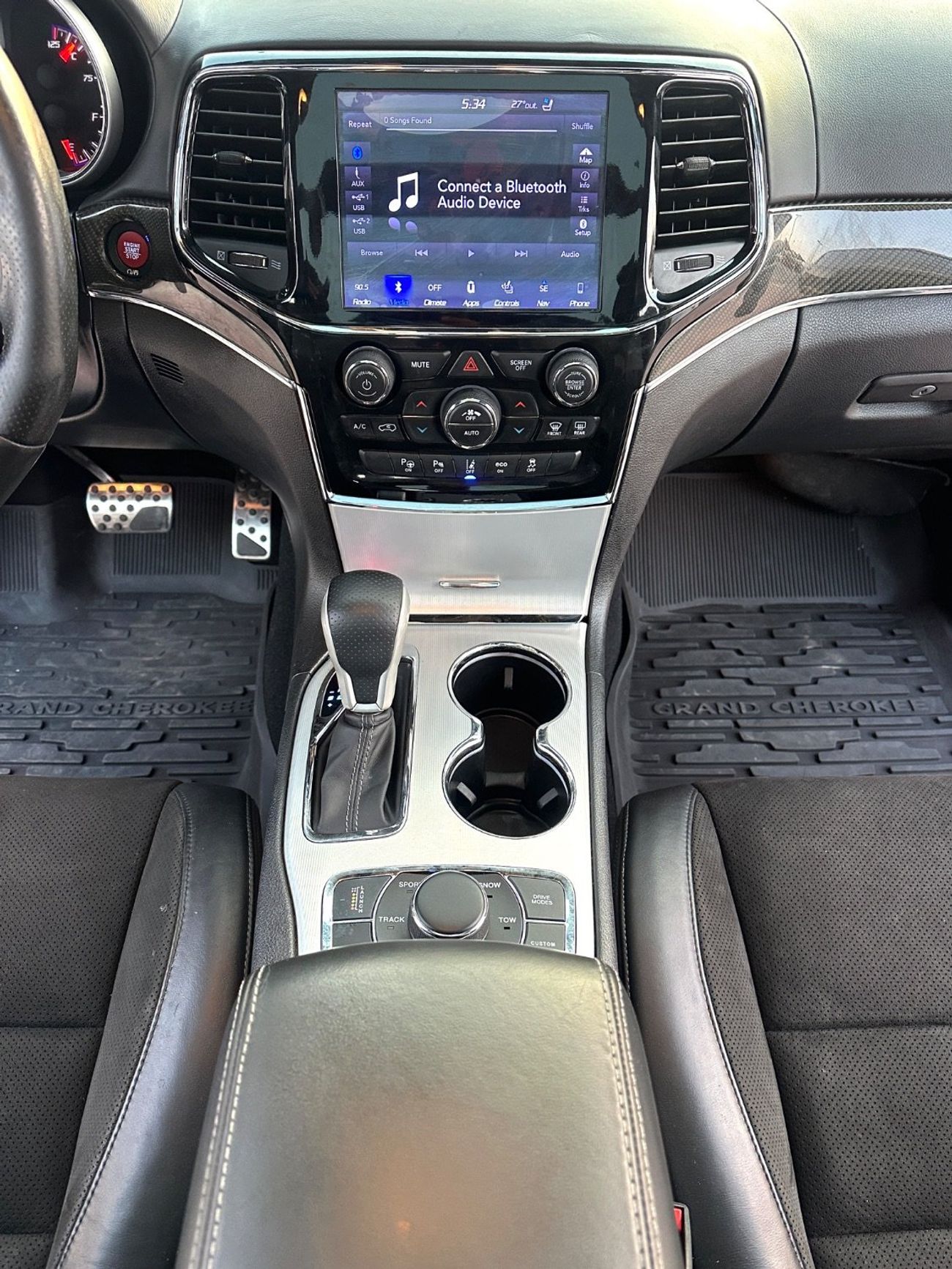 جيب جراند شيروكي 