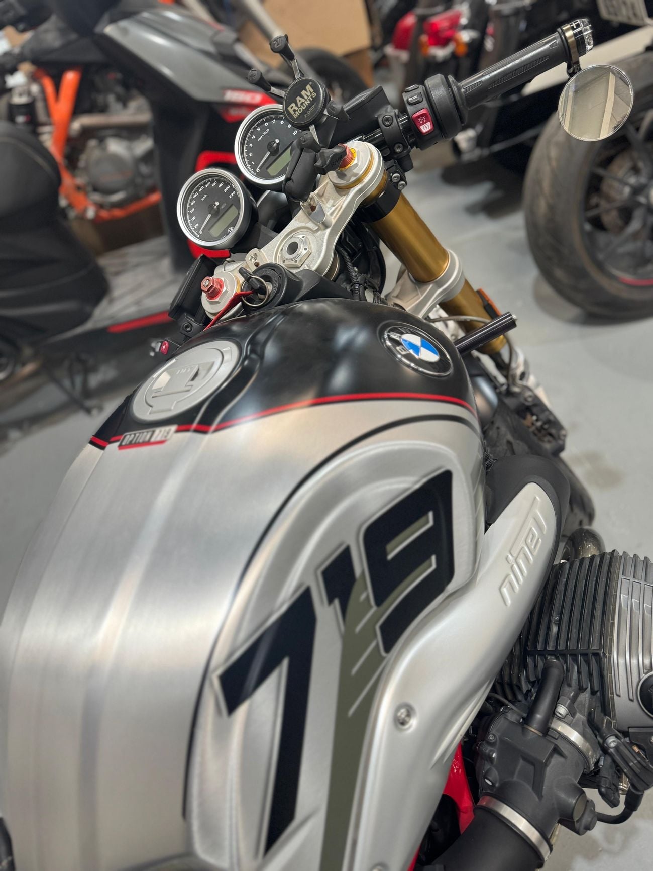 بي أم دبليو R1200 BMW R9T Option 719