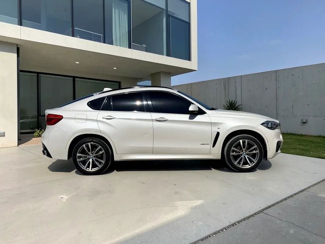 بي أم دبليو X6 35i M SPORT  !! EID SALE !! 1 YEAR FREE WARRANTY !!  AED 2,500 P.M | 0% DOWN PAYMENT | BMW X6 XDRIVE