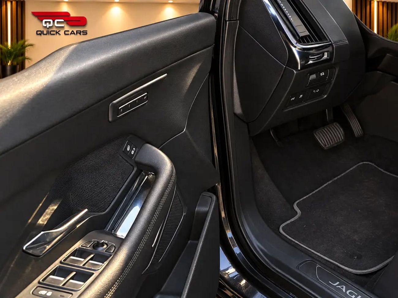 جاكوار E Pace R-DYNAMIC SE P200 | Single British Lady Owner | 137,000 km