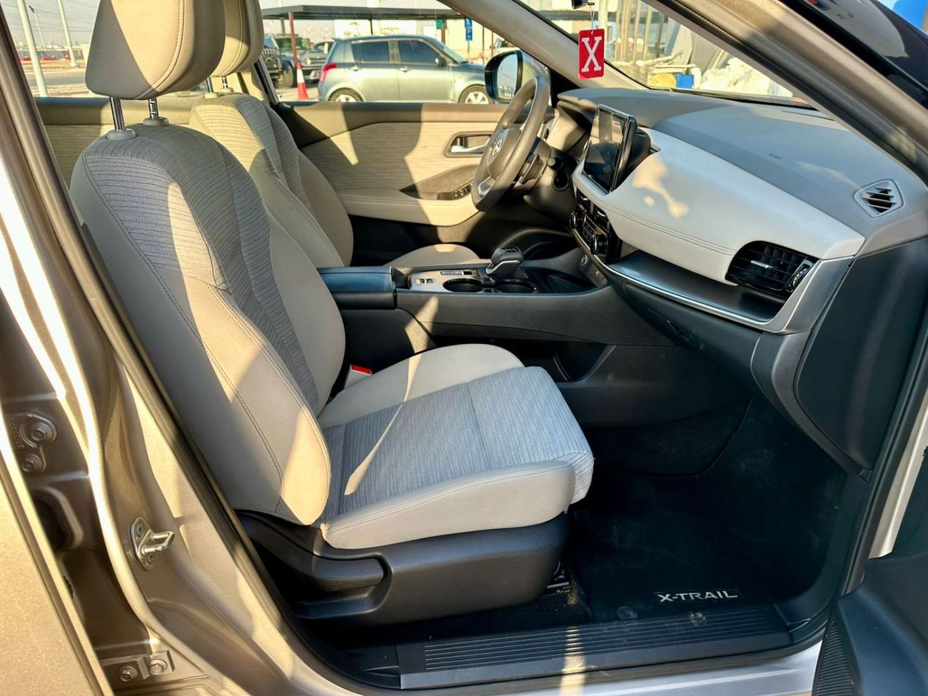 نيسان إكس تريل S 2WD (5-Seater)
