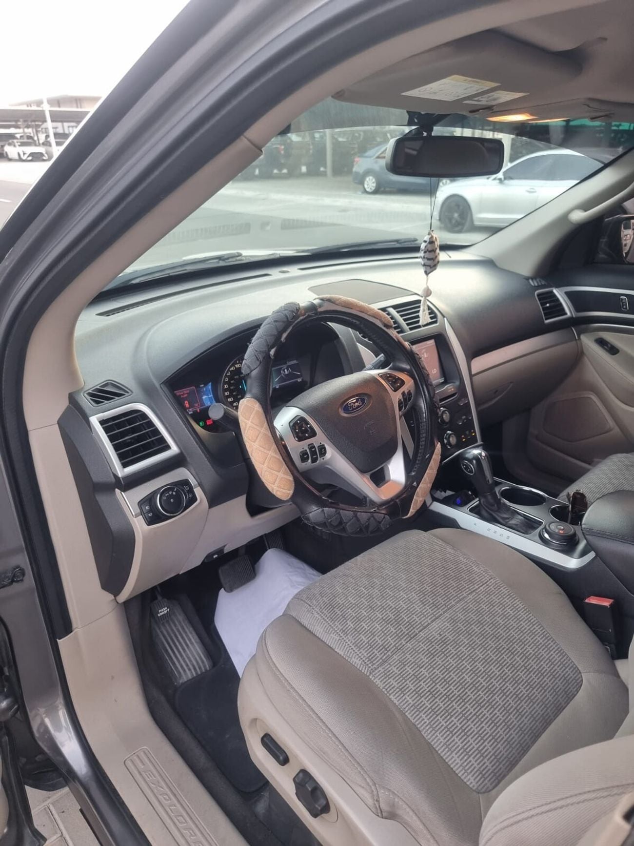Ford Explorer BASE