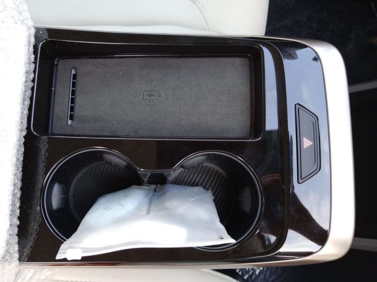 Jetour Dashing only for Export 1.6L Turbo FWD..SUV . cement grey color