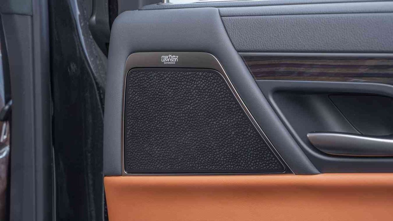 لكزس LX 700h VIP ECTAV0007 - لكزس LX700h VIP موديل 2026 - محرك هجين 3.5 لتر، ناقل حركة أوتوماتيكي - لون رمادي مع مقصو