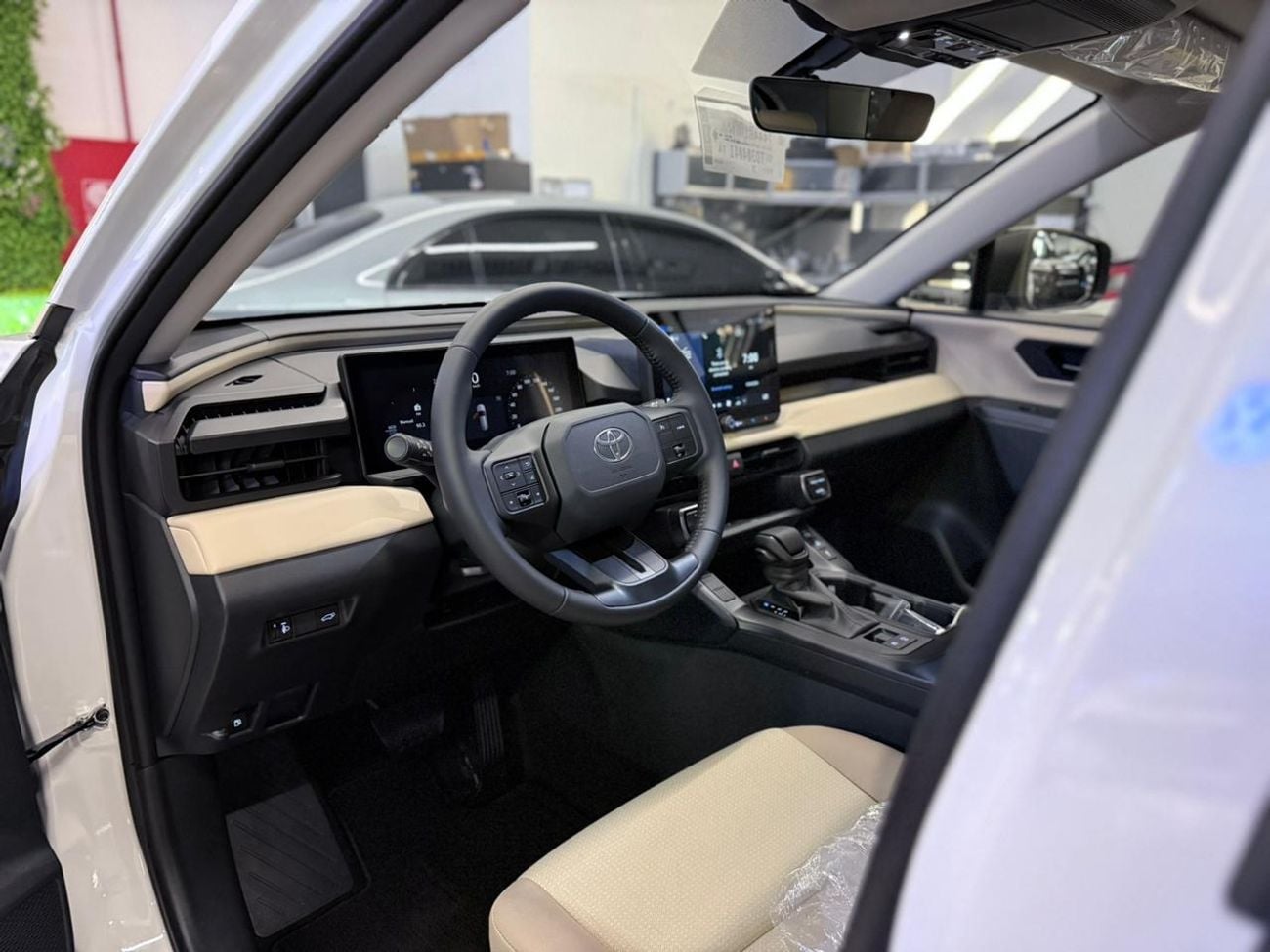 تويوتا راف ٤ 2026 Toyota Rav 4 GXR 2.5L Hybrid - GCC Specs - 5 Years Warranty and Service from AL Futtaim