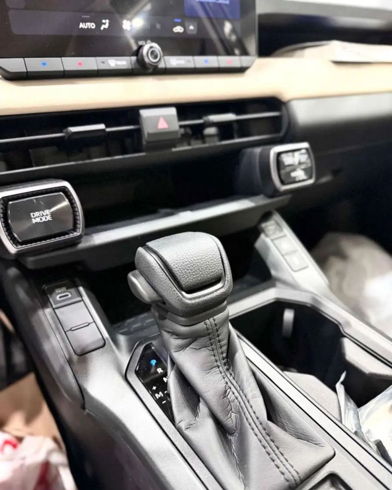 تويوتا راف ٤ TOYOTA RAV4 FACELIFT NEW 2026 MODEL