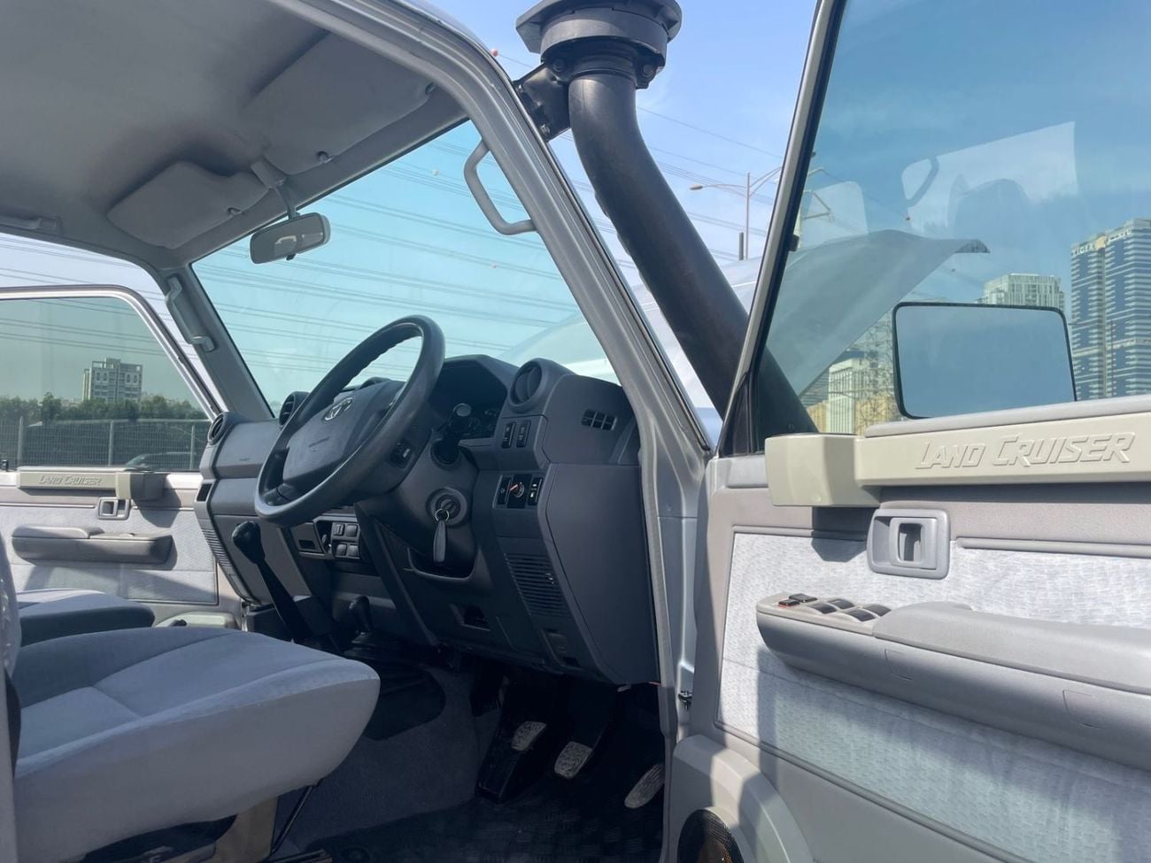 تويوتا لاند كروزر بيك آب RIGHT HAND VEHICLE ONLY FOR EXPORT 4.5 LITER