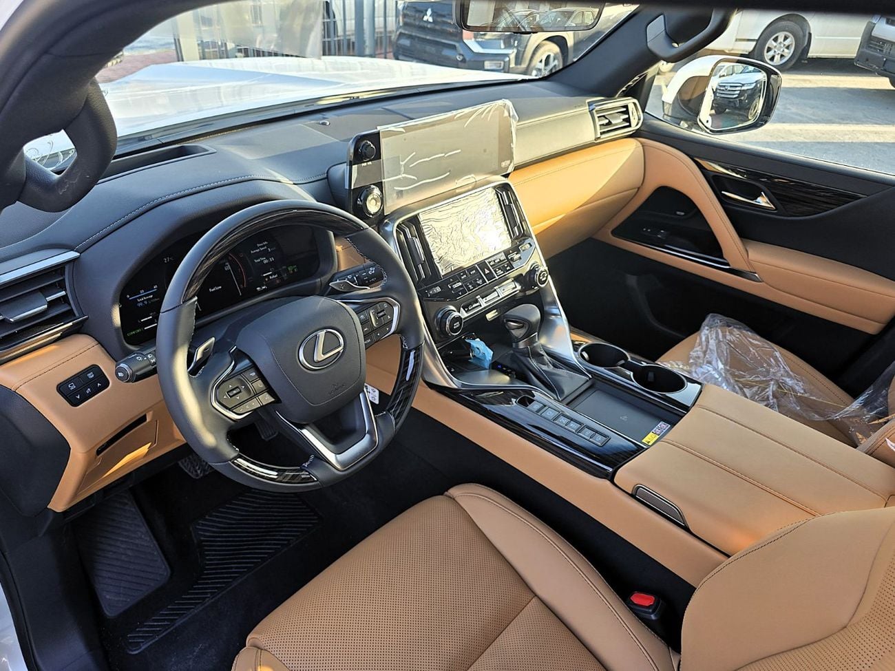 Lexus LX600 LEXUS SIGNATURE LX600 3.5l A/T SUV 7 Seats white color 2026 Model