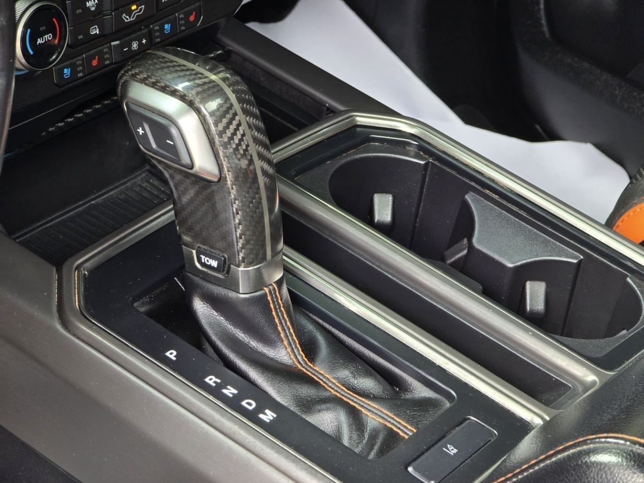 فورد إف-150 رابتور FORD F-150 RAPTOR 2018 GCC ORGINAL PAINT // ACCIDENT FREE // GOOD CONDITION