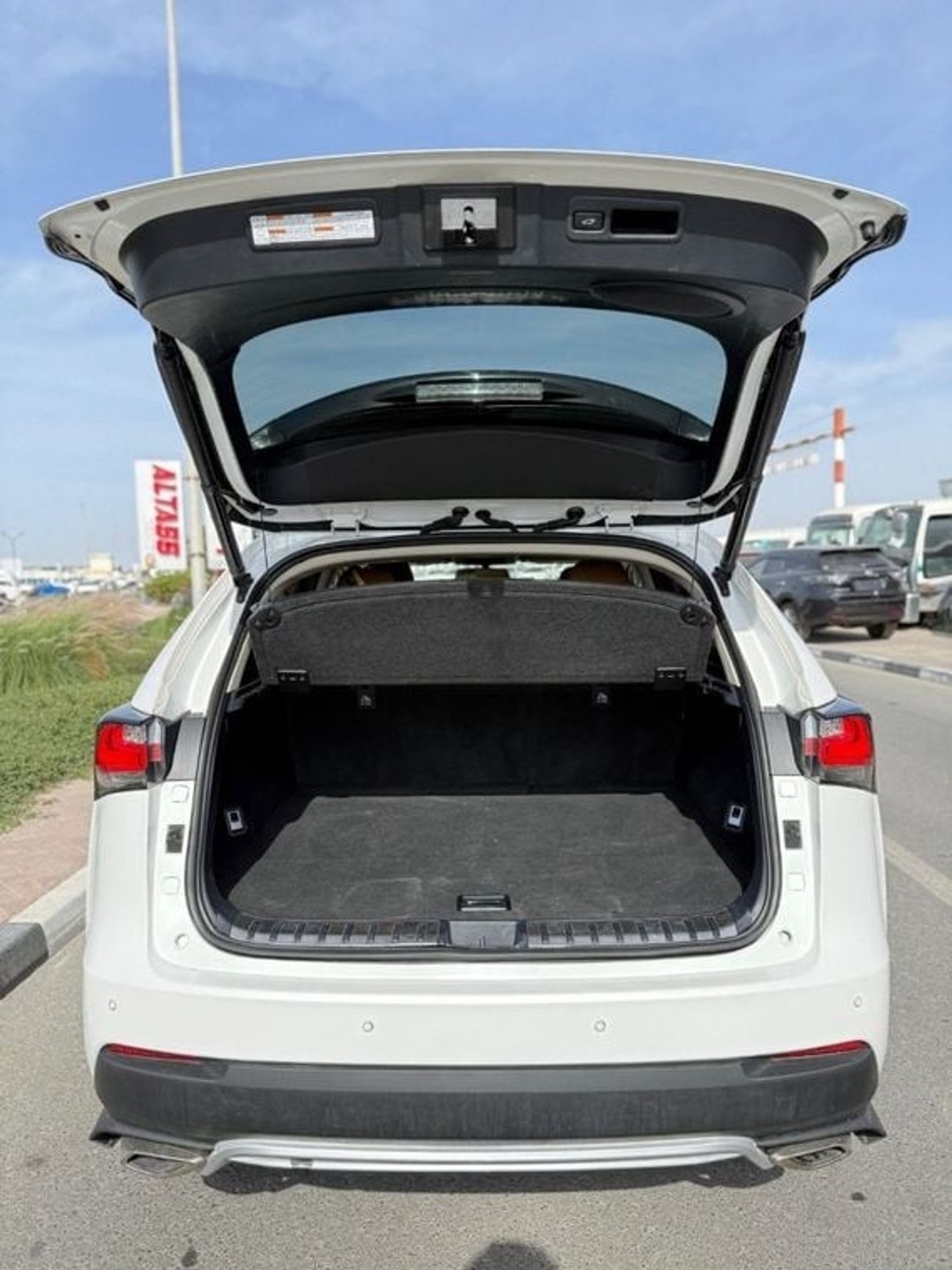 Lexus NX200t 4WD Premier 2.0L full option