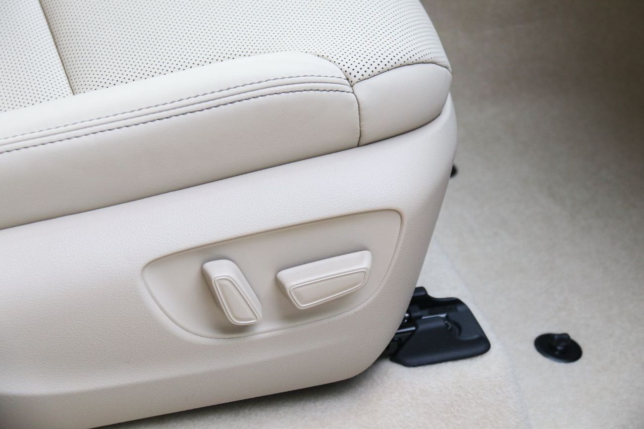 Toyota Land Cruiser GXR 3.5L Toyota Land Cruiser GXR | 3.5L Turbo | No Radar | Best Export price