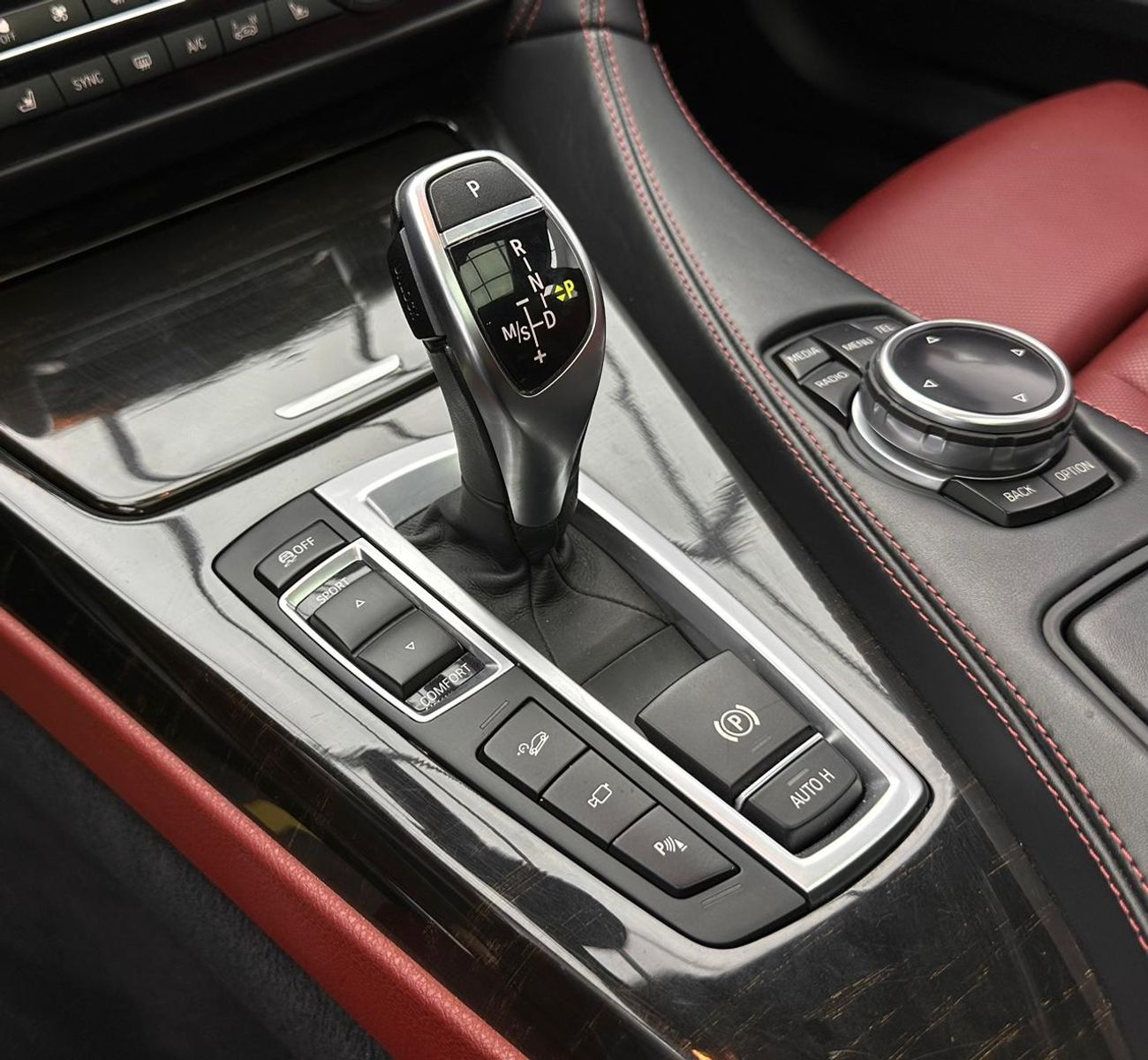 بي أم دبليو 650i 2015 BMW 650i xDrive Gran-Coupe M-Sport, BMW Full Service History, Excellent Condition, GCC