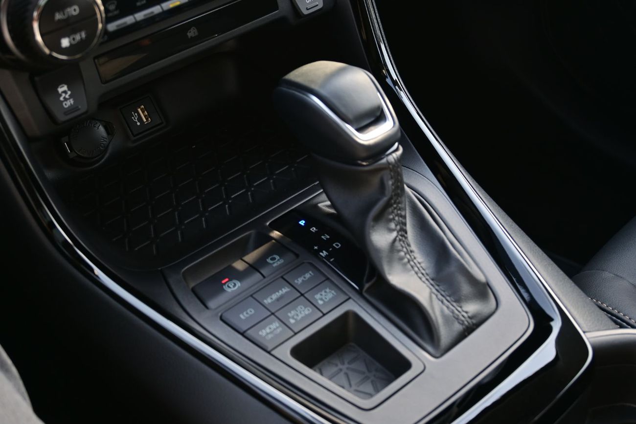 Toyota Wildlander Toyota Wildlander 2.0L Petrol AWD, Model 2025, Color White