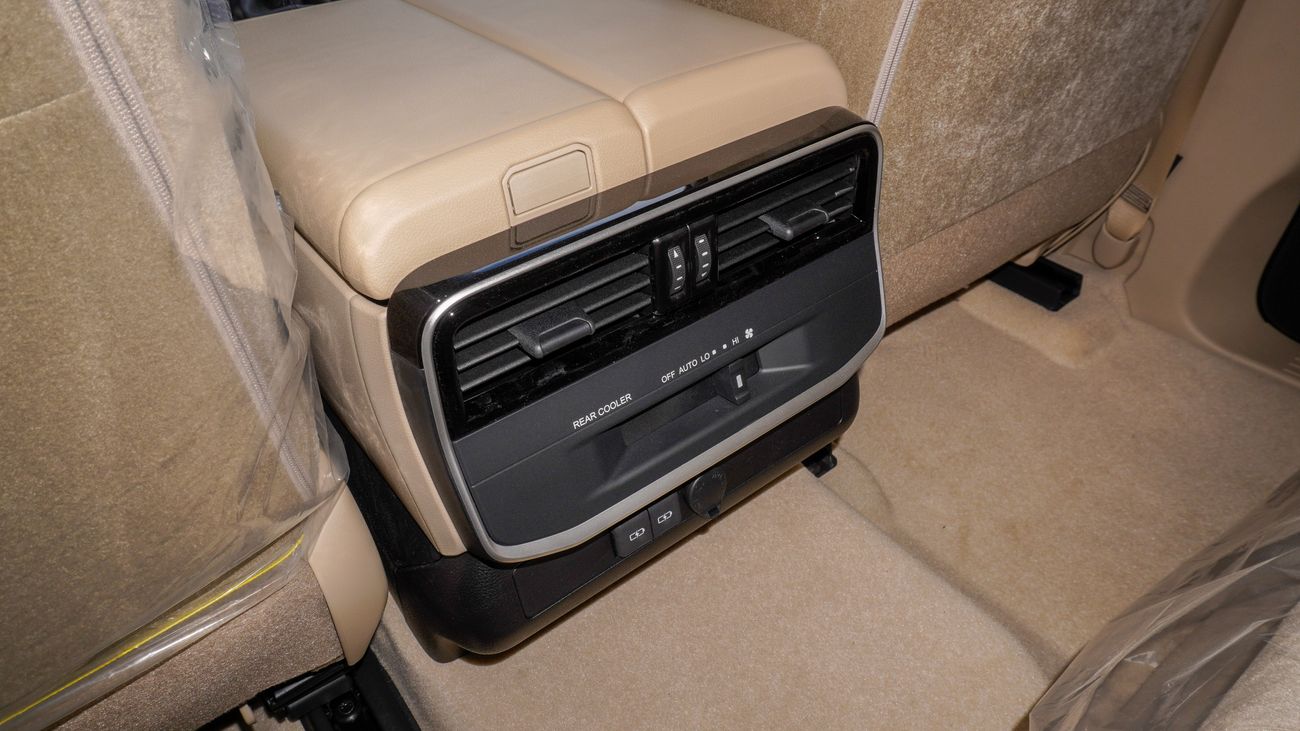 Toyota Land Cruiser GXR 3.5 L Twin Turbo V6