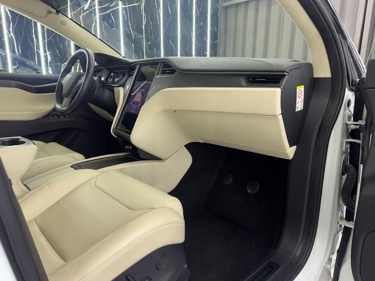 Tesla Model X 2018 Tesla Model X 75D, Full Service History, Carbon Fiber Package, Falcon Wing, GCC