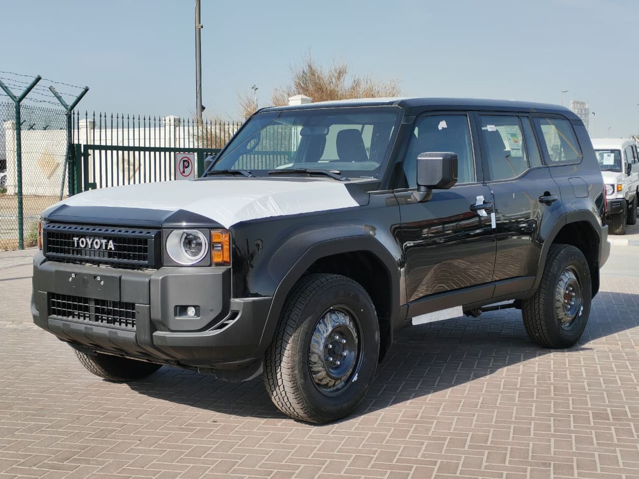 تويوتا برادو 2025 Toyota Prado Urban-E STD 7-Seater 2.4L 4-Cyl Turbo Petrol A/T 4WD Export Only